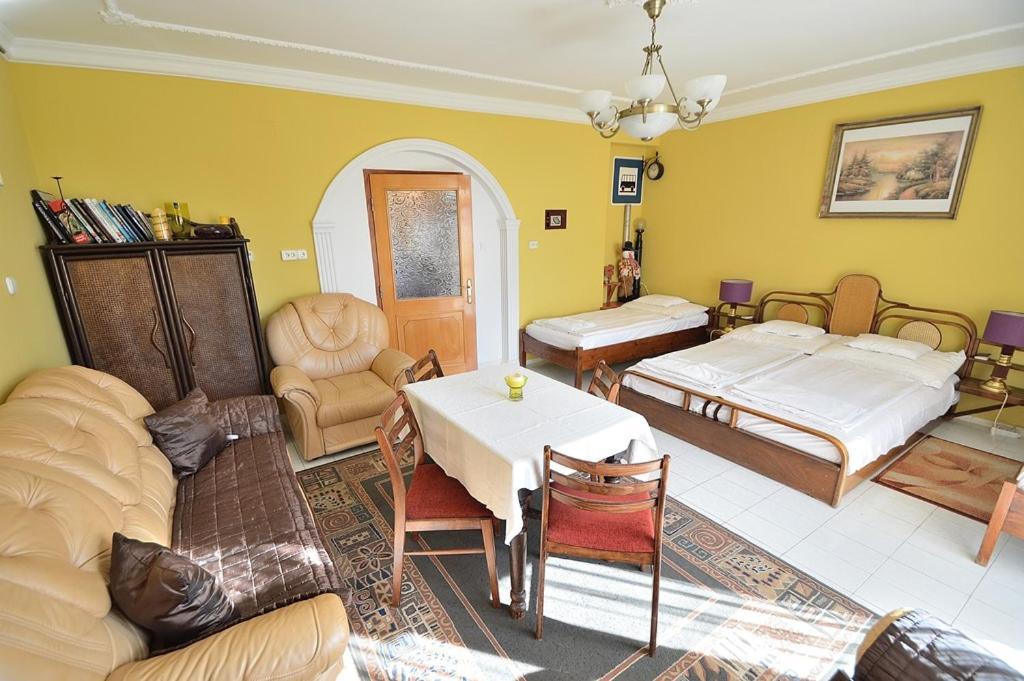 Hotel Nora Ház Hajdúszoboszló Esterno foto